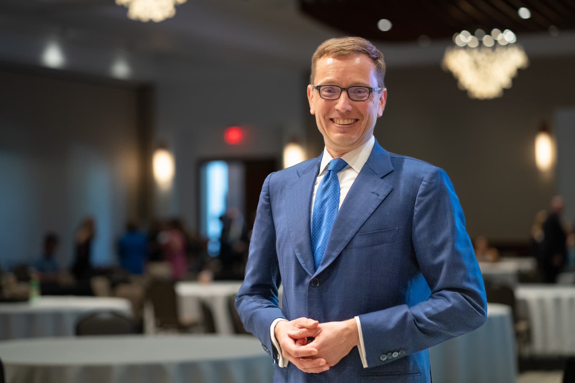 Corporate event portrait in a ballroom